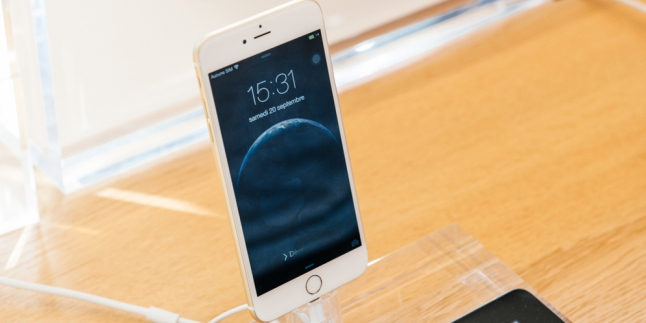 Belum Tentu Seluruh Apple iPhone 6 akan Menggunakan Layar Safir thumbnail