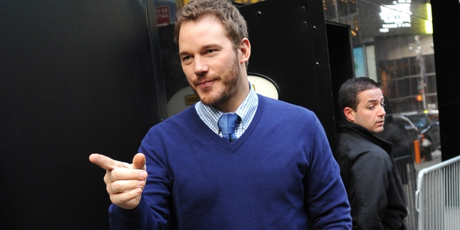 Chris Pratt Bakal Pimpin Pasukan Raptor Dalam JURRASIC WORLD! thumbnail
