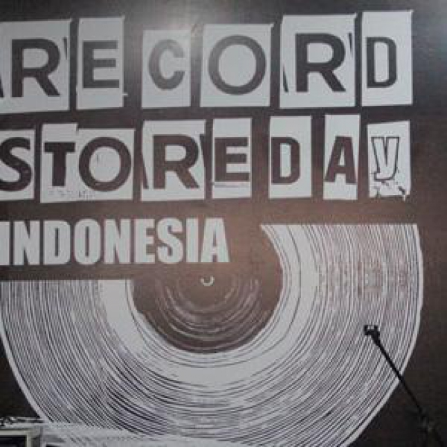 Lily Allen Sindir Lady Gaga Dan Katy Perry Pada Klip Terbarunya! thumbnail