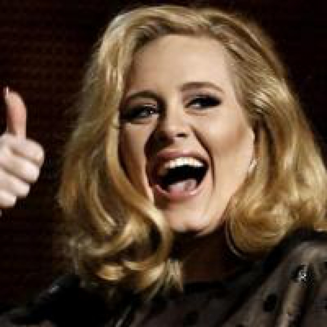 Sukses di Industri Musik, Adele Diganjar Gelar dari Ratu Inggris thumbnail