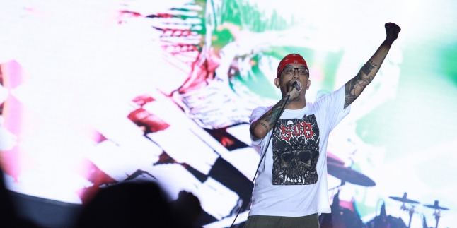 Simak Kejadian Lucu Seringai Waktu Manggung