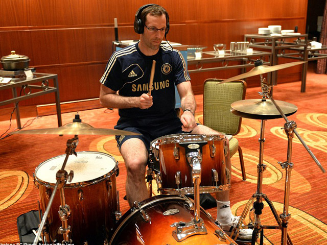 Petr Cech Mentas Bareng 30 Second to Mars! thumbnail