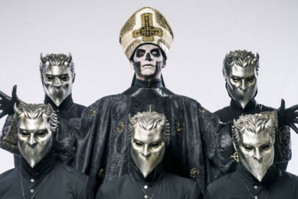 Enggak Cuma Musiknya, Penampilan 4 Band Ini Juga Buat Merinding!