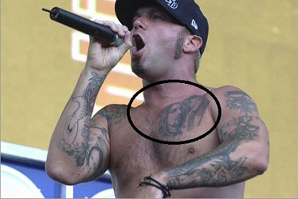 Deretan Musisi Ini Punya Tato Super Aneh dan Unik