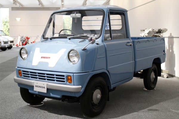 Gokil! Ini Deretan Mobil Pertama Honda, Toyota Hingga Hyundai